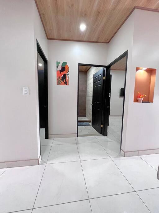 Orange Apartment 5 Min Aeropuerto Juan Santamaria Alajuela Dış mekan fotoğraf